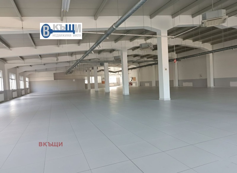 Дава под наем СКЛАД, гр. Горна Оряховица, област Велико Търново, снимка 2 - Складове - 52813383