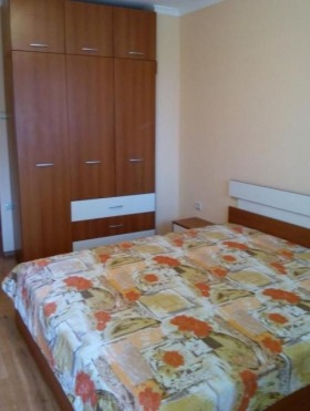 1 dormitor Lazur, Burgas 1