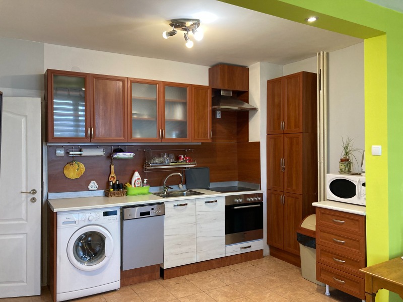 Do wynajęcia  2 sypialnie Sofia , Zona B-18 , 100 mkw | 99890974
