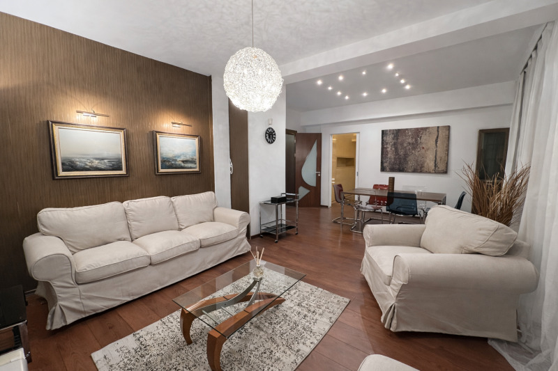 Дава под наем 3-СТАЕН, гр. София, Център