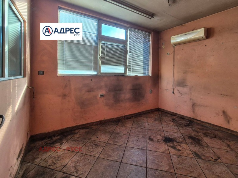 Дава под наем ГАРАЖ, ПАРКОМЯСТО, гр. Русе, Търговия на едро, снимка 3 - Гаражи и паркоместа - 53271256