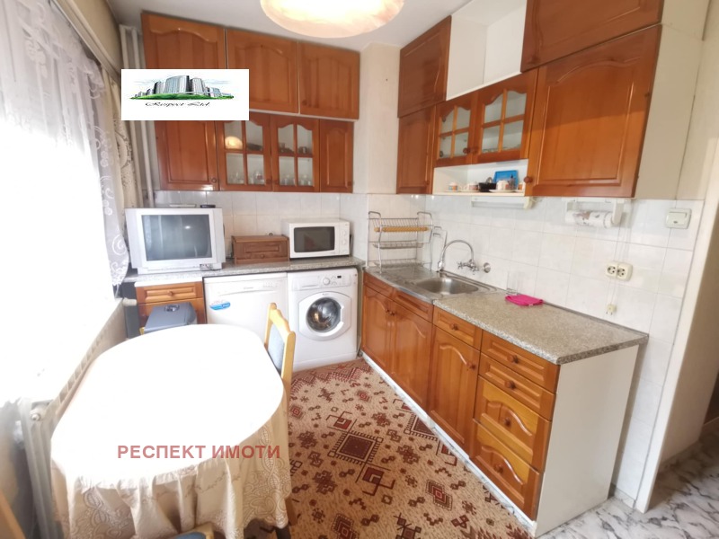 Дава под наем 2-СТАЕН, гр. София, Света Троица