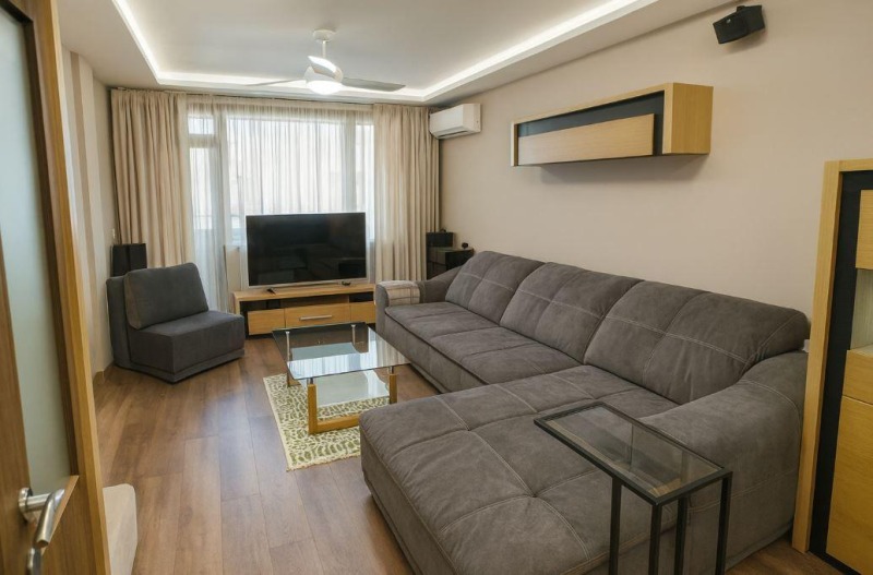 Дава под наем МНОГОСТАЕН, гр. Варна, Чайка, снимка 2 - Апартаменти - 52558216