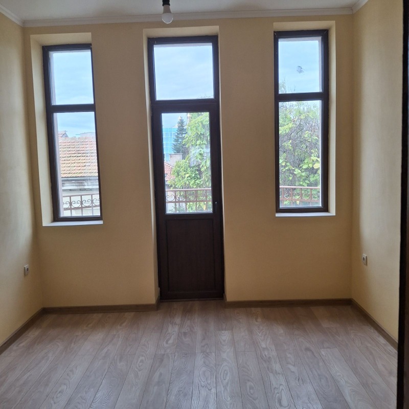 För uthyrning  Kontor Varna , Centar , 69 kvm | 45025937 - bild [4]