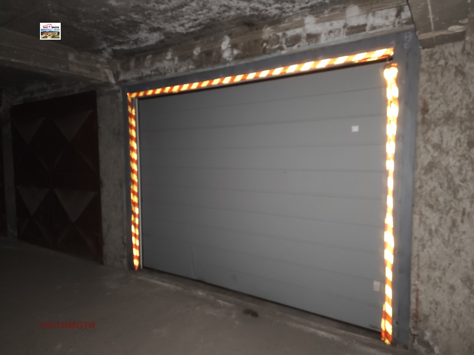 Дава под наем ГАРАЖ, ПАРКОМЯСТО, гр. Добрич, Център, снимка 2 - Гаражи и паркоместа - 55363165