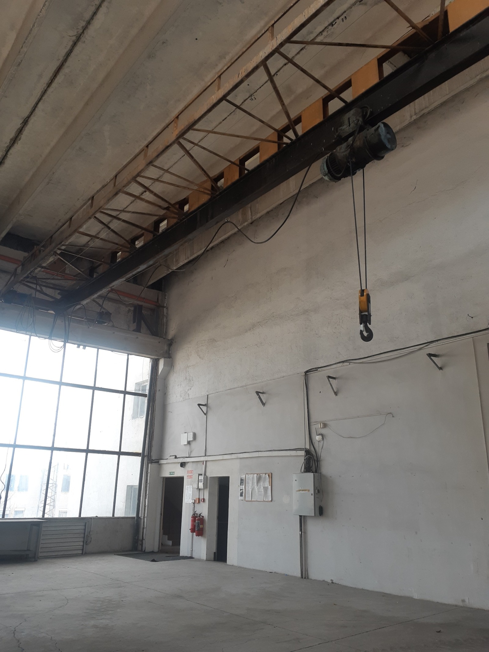 Дава под наем СКЛАД, гр. Дупница, област Кюстендил, снимка 2 - Складове - 51379752