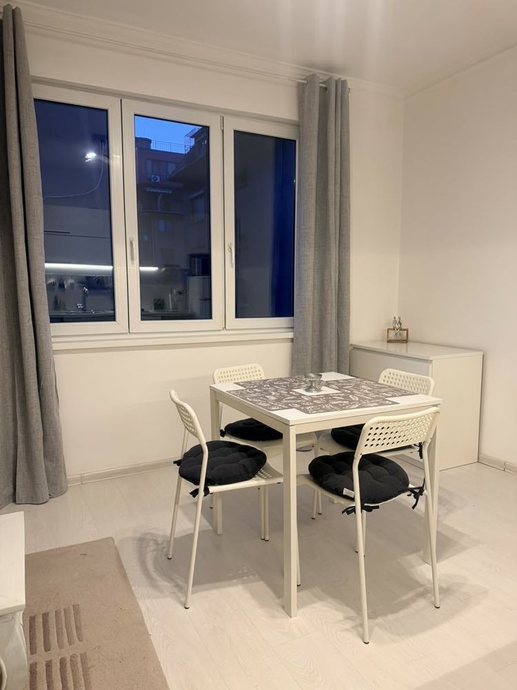 Дава под наем 3-СТАЕН, гр. София, Център