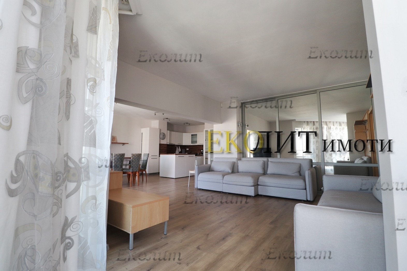 Дава под наем МНОГОСТАЕН, гр. София, Център