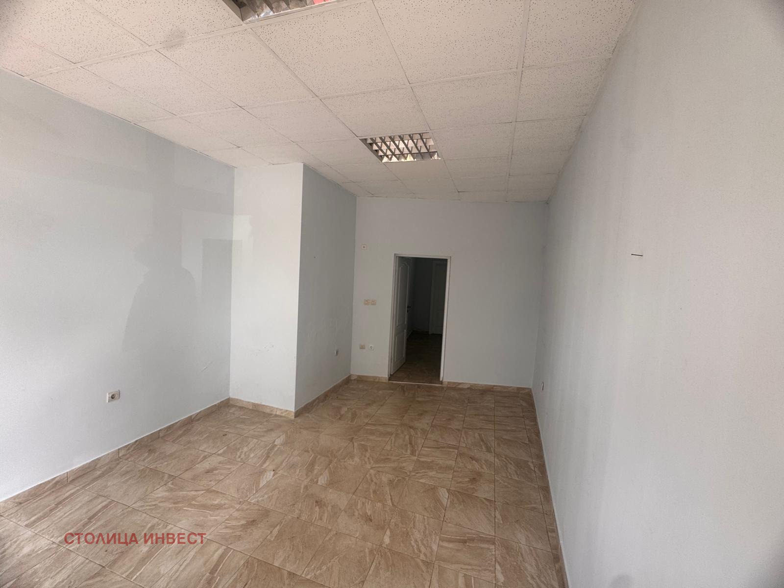 Дава под наем МАГАЗИН, гр. Русе, Широк център, снимка 2 - Магазини - 52148655