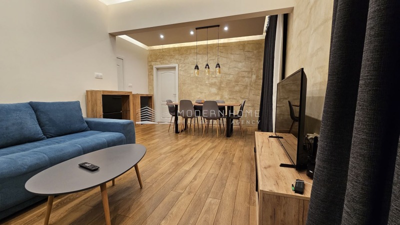 Zu vermieten  1 Schlafzimmer Sofia , Zentar , 70 qm | 31752787