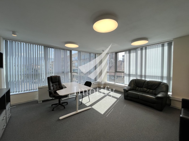 A louer  Bureau Sofia , Tsentar , 200 m² | 52515552
