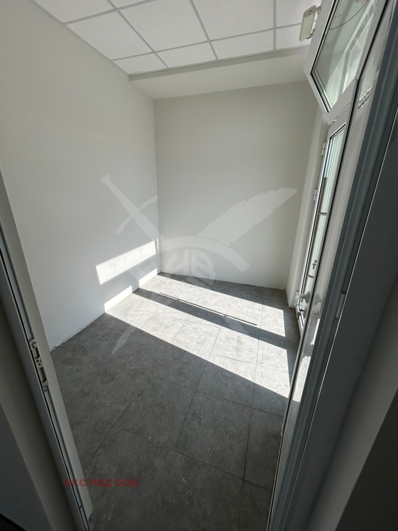 Дава под наем МАГАЗИН, гр. Пловдив, Център, снимка 2 - Магазини - 53232422