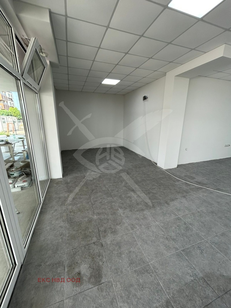 Дава под наем МАГАЗИН, гр. Пловдив, Център