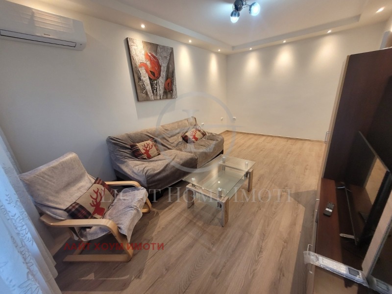 De inchiriat  2 dormitoare Plovdiv , Țentâr , 100 mp | 53845129