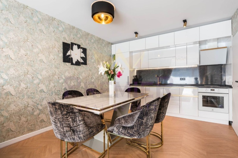 Kiadó  2 hálószobás Varna , Centar , 100 négyzetméter | 99385417