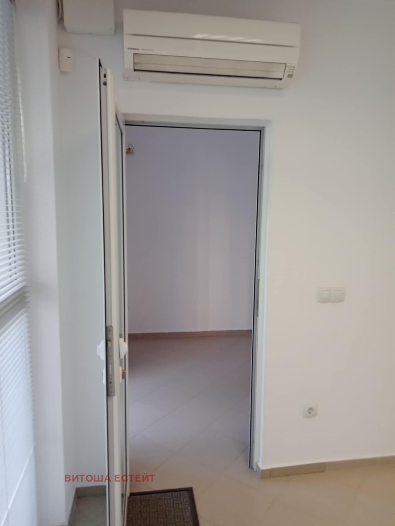 Te huur  Kantoor Sofia , Zona B-5 , 42 m² | 73700740 - afbeelding [5]