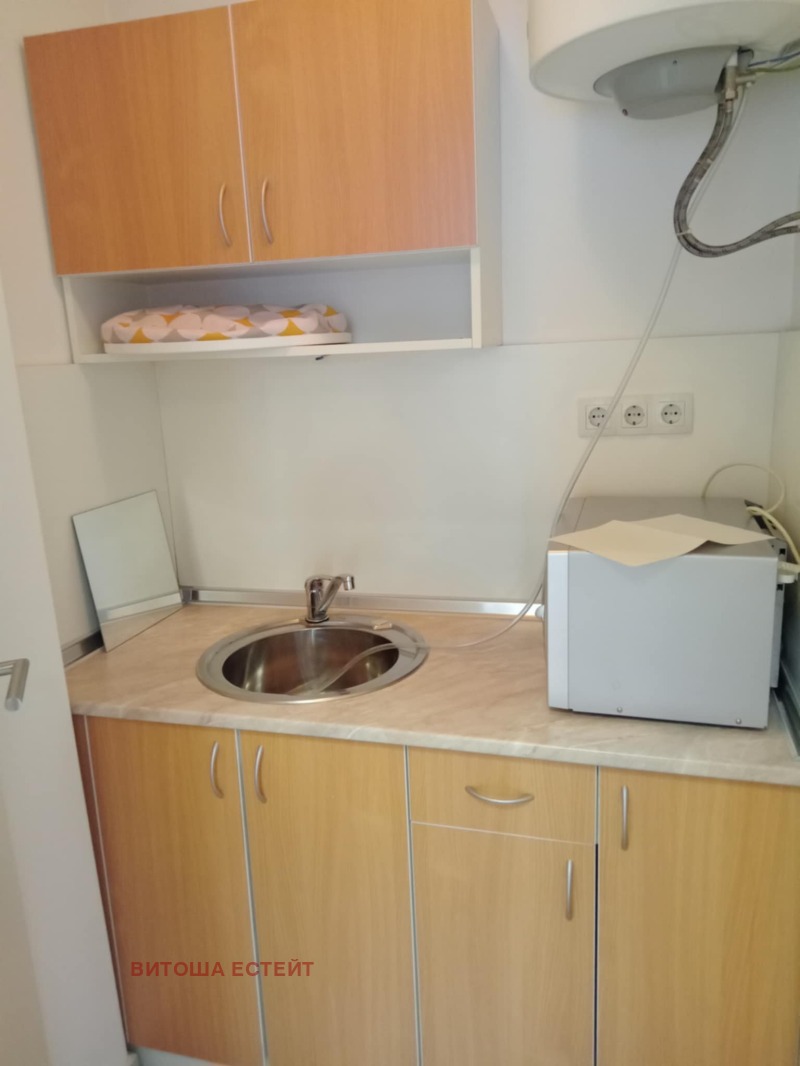 Te huur  Kantoor Sofia , Zona B-5 , 42 m² | 73700740 - afbeelding [3]