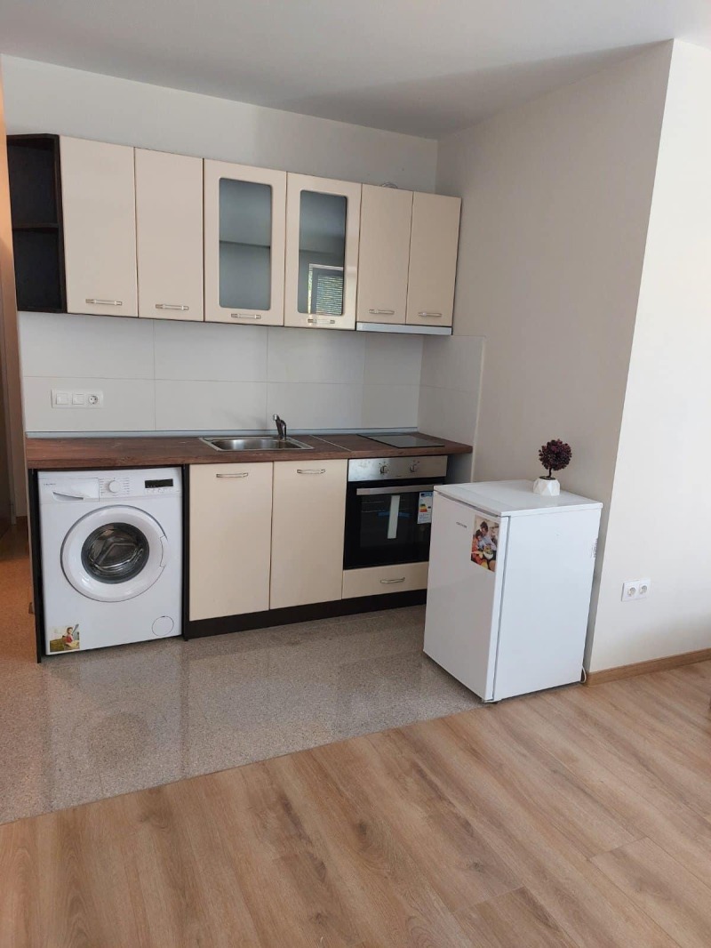 Дава под нем  1-стаен, град София, Витоша •  450 EUR • ID 95216684 — holmes.bg - [1] 