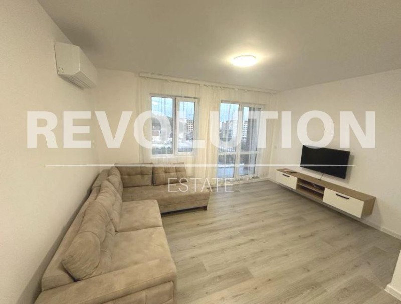 A louer  1 chambre Varna , Vazrajdane 4 , 56 m² | 83081679