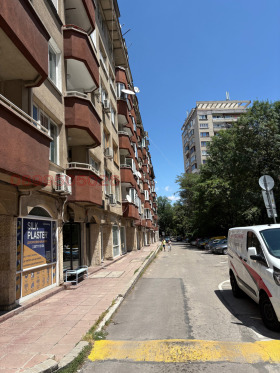 Garage Ivan Vazov, Sofia