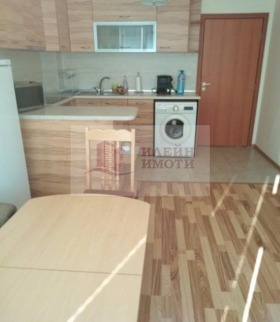 1 спаваћа соба Здравец Изток, Русе
