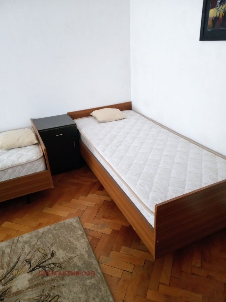 Издаје се  Соба Софија , Јaворов , 22 м2 | 64614368