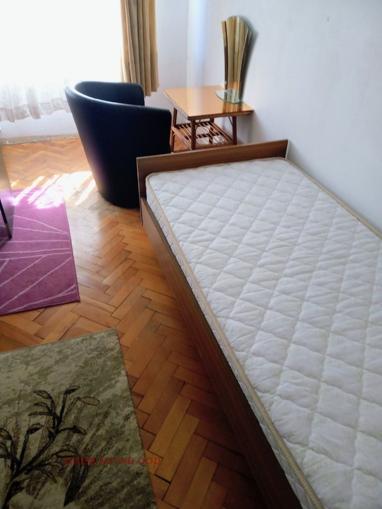 Издаје се  Соба Софија , Јaворов , 22 м2 | 64614368 - слика [3]