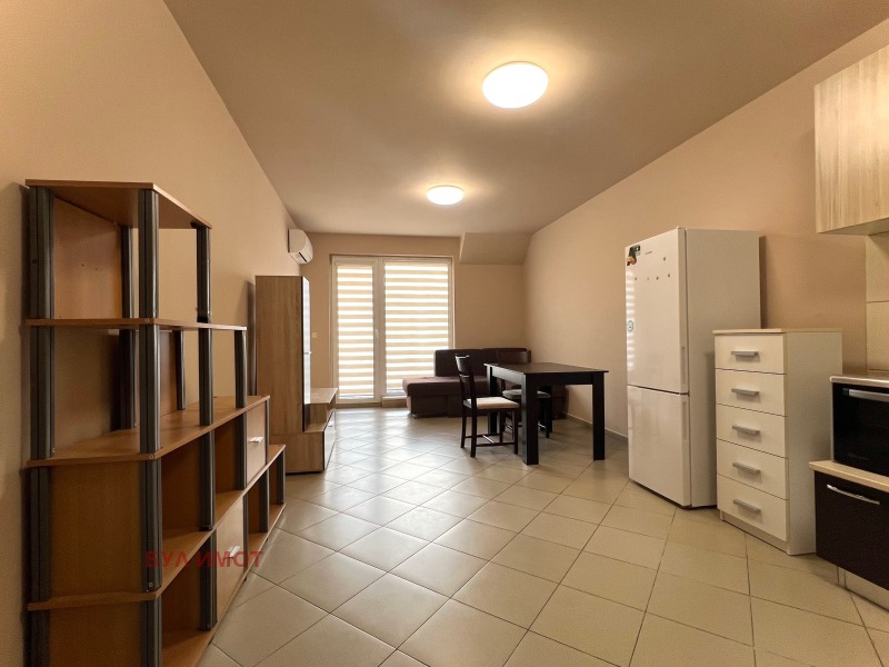 Дава под наем 3-СТАЕН, гр. Варна, Базар Левски