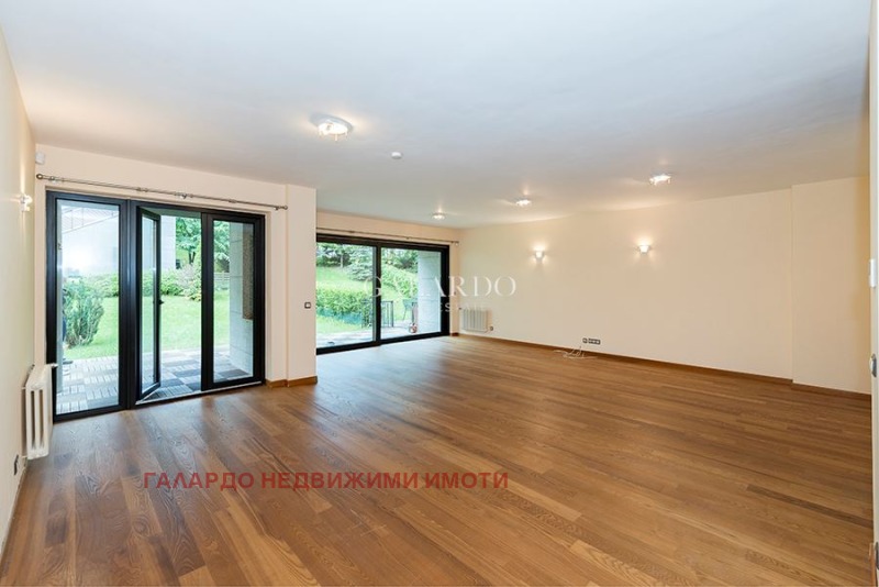 Kiadó  Ház Sofia , Bojana , 470 négyzetméter | 76070328 - kép [4]