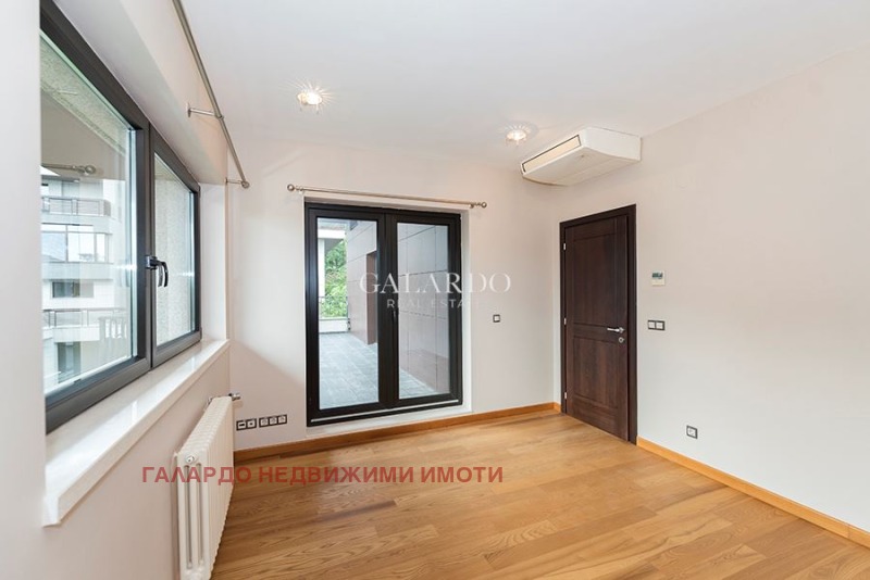 Kiadó  Ház Sofia , Bojana , 470 négyzetméter | 76070328 - kép [12]
