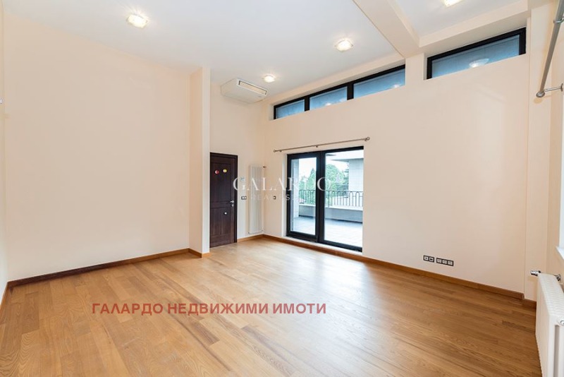 Kiadó  Ház Sofia , Bojana , 470 négyzetméter | 76070328 - kép [9]