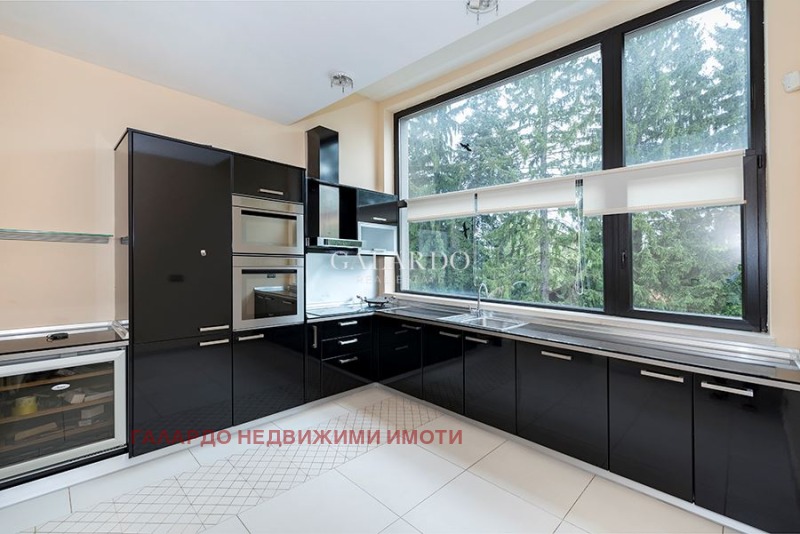 Kiadó  Ház Sofia , Bojana , 470 négyzetméter | 76070328 - kép [5]