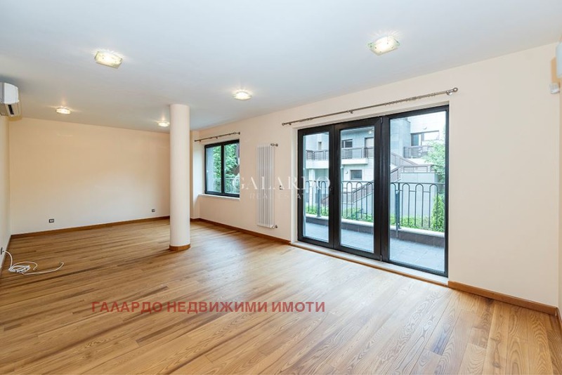 Kiadó  Ház Sofia , Bojana , 470 négyzetméter | 76070328 - kép [6]
