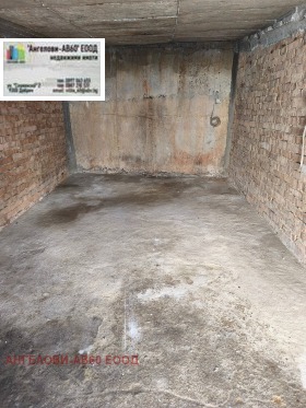 ГАРАЖ, ПАРКОМЯСТО, 18 m2