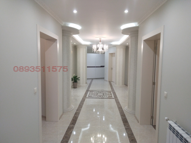Te huur  3+ slaapkamer Varna , Mladost 2 , 300 m² | 79113309