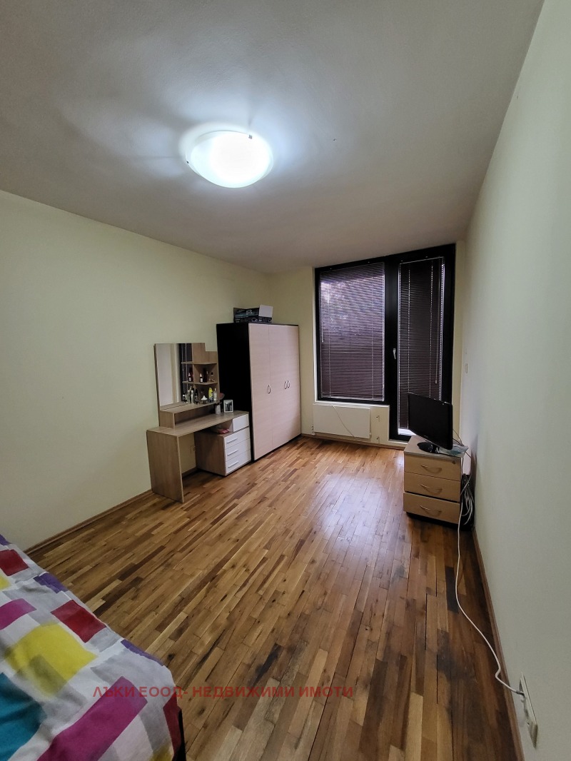 Дава под наем 3-СТАЕН, гр. София, Оборище, снимка 4 - Апартаменти - 52885547