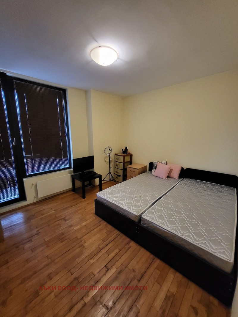 Дава под наем 3-СТАЕН, гр. София, Оборище, снимка 6 - Апартаменти - 52885547