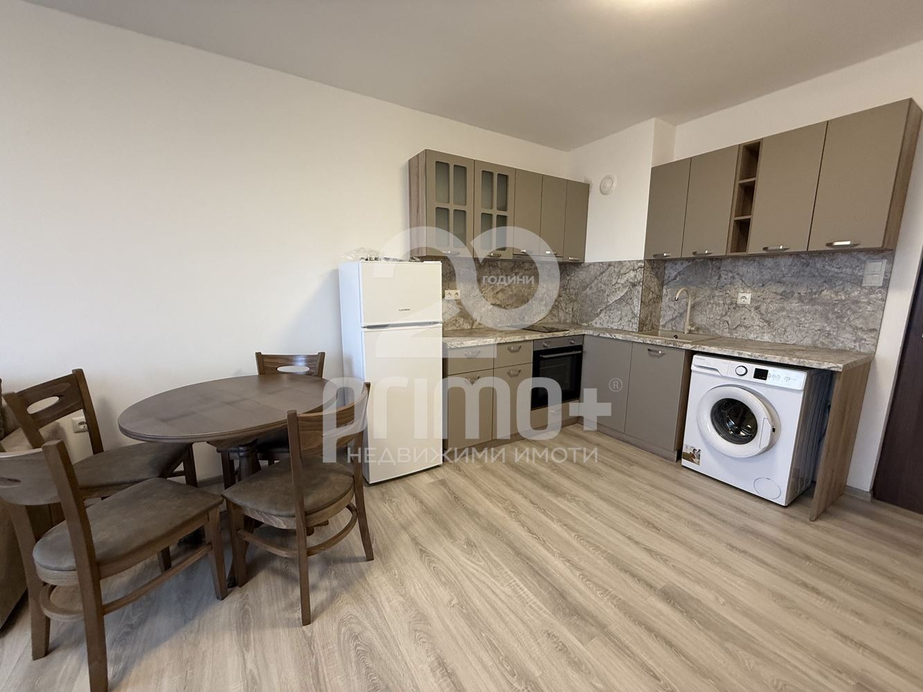 Дава под наем 3-СТАЕН, гр. Велико Търново, Колю Фичето, снимка 2 - Апартаменти - 53679597