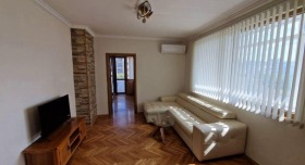 1 quarto Kolhozen pazar, Varna 1