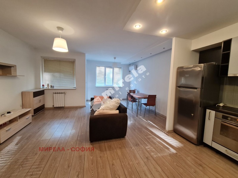 En renta  1 dormitorio Sofia , Tsentar , 70 metros cuadrados | 23349395