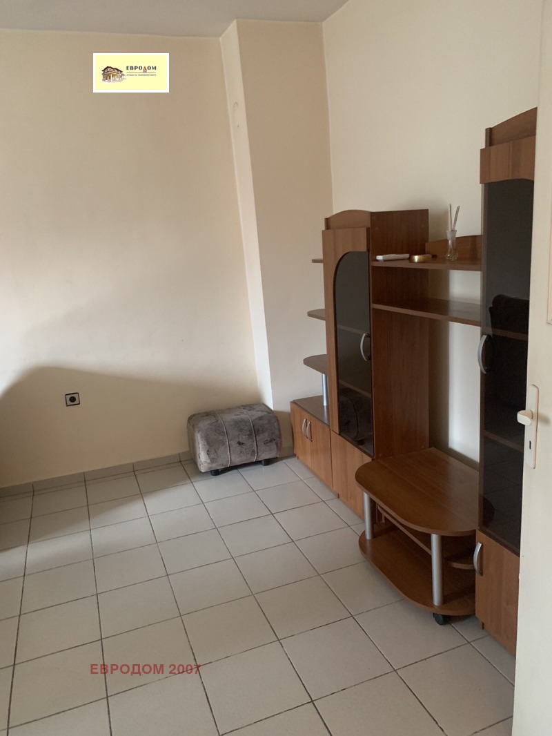 Para alugar  1 quarto Plovdiv , Kiutchuk Parij , 60 m² | 75708490 - imagem [2]