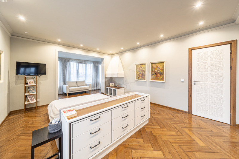 Vuokrattavana  3 makuuhuonetta Sofia , Vitoša , 254 neliömetriä | 81661519 - kuva [9]