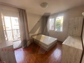 2 Schlafzimmer Zentar, Sofia 8