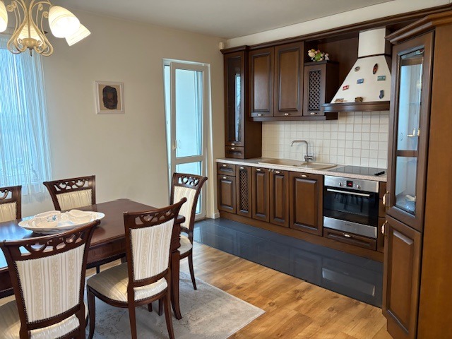 Дава под наем 3-СТАЕН, гр. Пловдив, Тракия