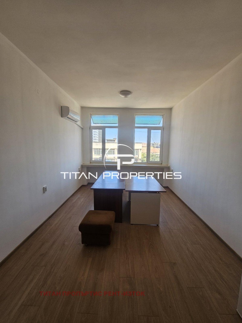 Дава под Наем ОФИС в град Бургас, Възраждане - 20 кв.м / 150 € » 293.37 лв., ТИТАН ПРОПЪРТИС РЕНТ-ИЗТОК