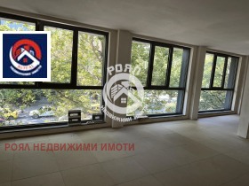 Γραφείο Κγιουτσυκ Παρηζ, Πλοβδηβ