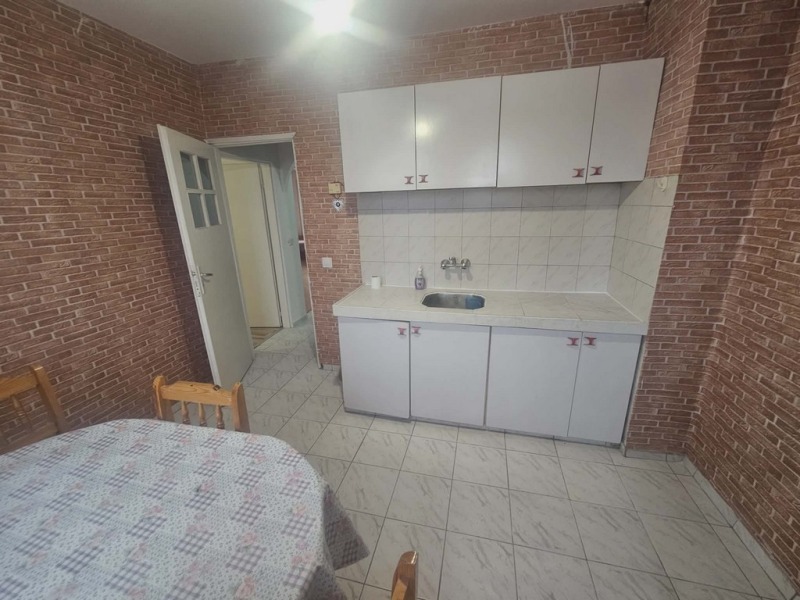 Дава под наем 3-СТАЕН, гр. Кърджали, Възрожденци, снимка 2 - Апартаменти - 53333798