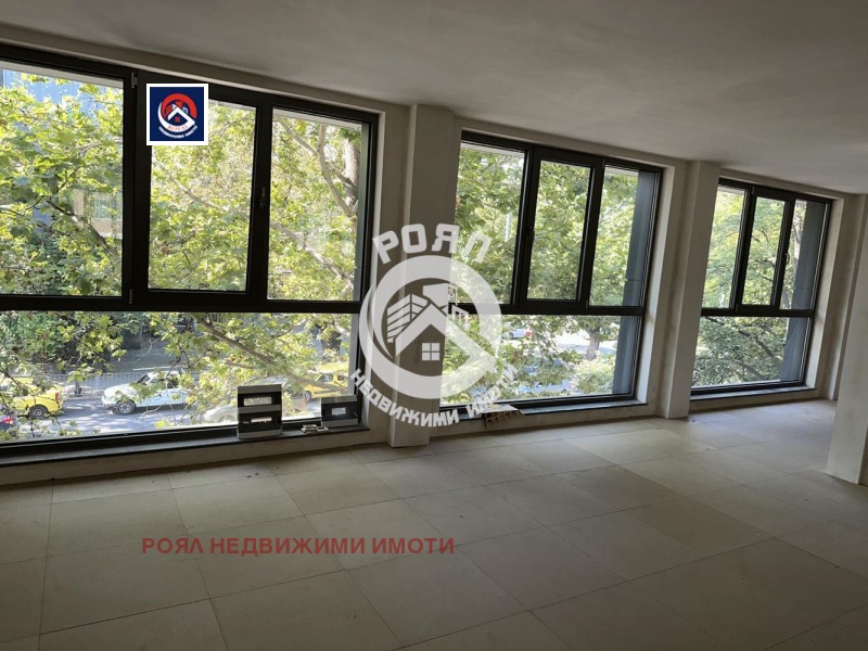 Προς ενοικίαση  Γραφείο Πλοβδηβ , Κγιουτσυκ Παρηζ , 221 τ.μ | 46285320