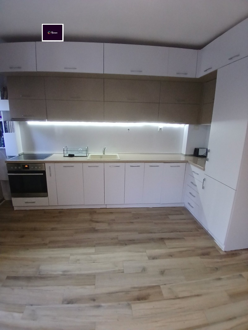 Дава под Наем 2-СТАЕН в град Варна, Център - 65 кв.м / 500 € » 977.92 лв., РОНЕВА