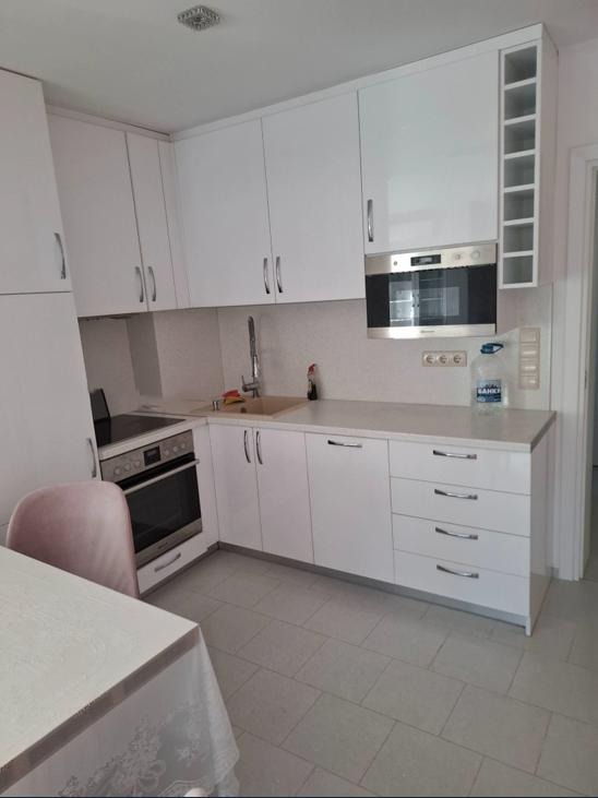 Дава под нем  3-стаен, град София, Карпузица •  600 EUR • ID 86348347 — holmes.bg - [1] 
